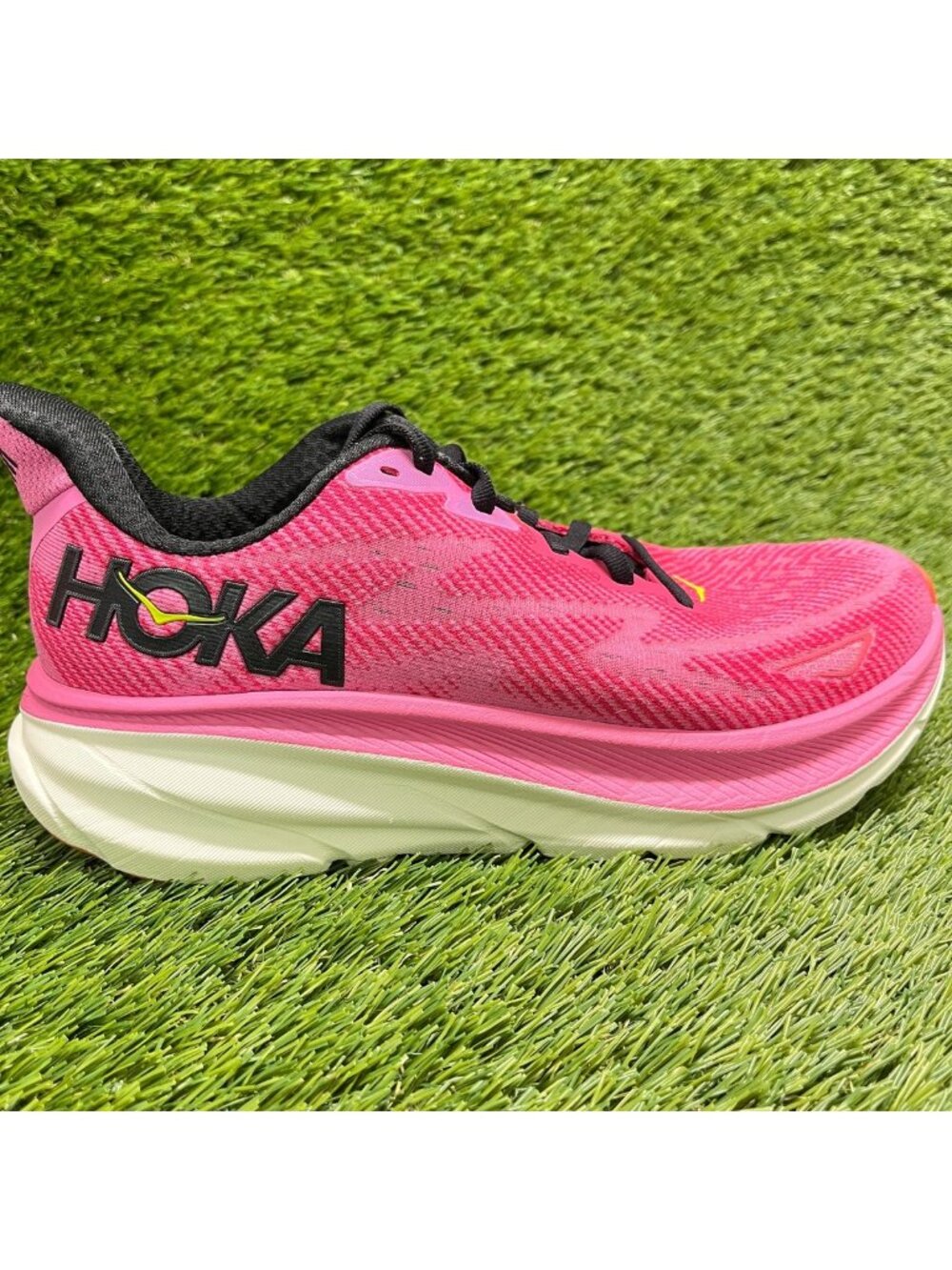 Hoka One One Clifton 9 Womens Size 8 Pink Black Athletic Running Shoes Sneakers